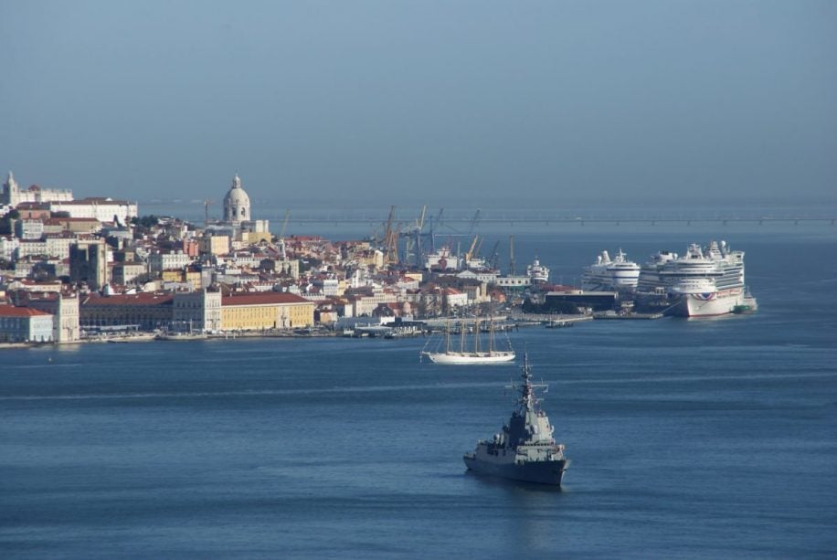 Lissabon vom Meer aus mit AIDAblu