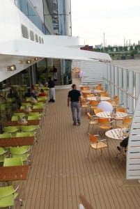 Weite Welt Restaurant Außenbereich Balkon AIDAprima Einrichtung Ausstattung Aussehen Bilder Meer