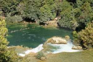 Wasserfall Nationalpark Krka Badestelle unter dem Skradinski buk Kroatien