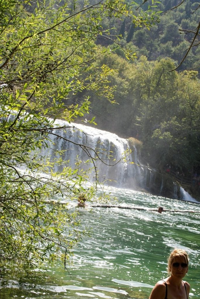 Wasserfall Schwimmen baden Nationalpark Krka Kroatien