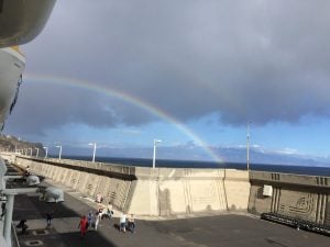 Regenbogen mit Teide im Hintergrund