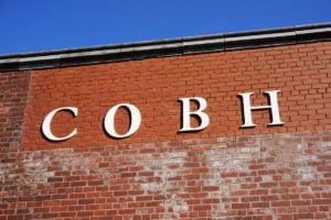 Cobh Bahnhof Irland Schriftzug Schrift Außen Wand