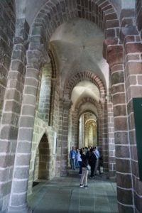 Seitenschiff der Abtei Kirche Mont-Saint-Michel