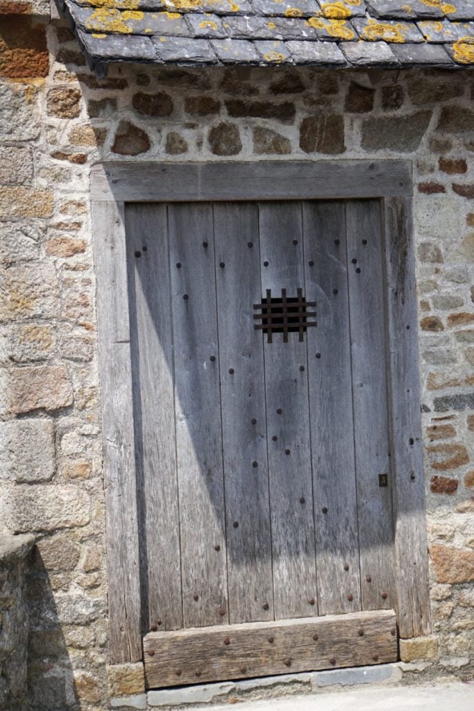 Wo führt die Tür wohl hin? Mont-Saint-Michel