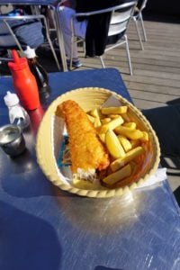 Fish and Chips am Strand von Weymouth