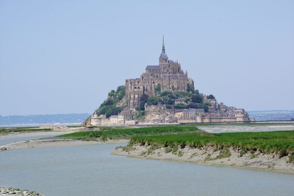 Mont-Saint-Michel aus der Ferne
